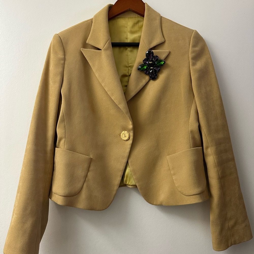 Elegant and very stylish Women's Blazer